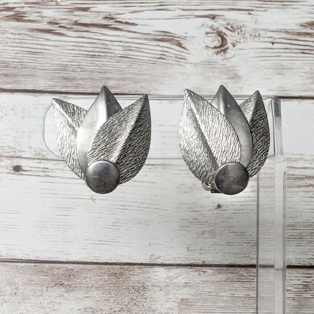 Vintage Clip On Earrings - Just Over 1" - Silver Tone Leaf Like Design